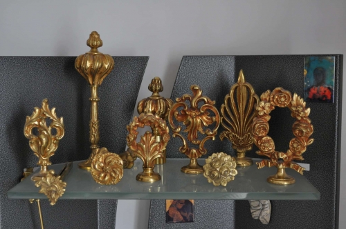 Tapissier décorateur de luxe à Paris et en Île de France, tringlerie bronze