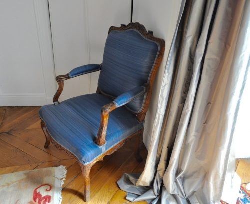 Tapissier luxe Paris, retapisser fauteuil, changer tissu, tissus créations métaphores